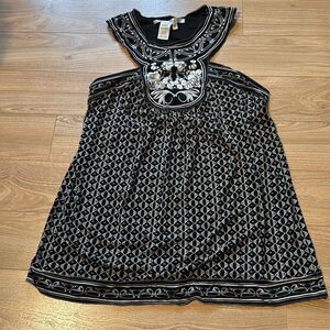 Max Studio Black and white Halter Top Size Medium